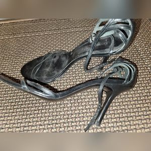 Kenneth Cole strappy sandals